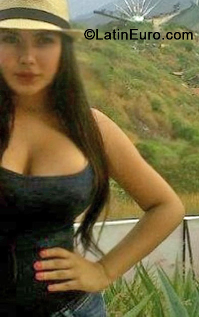 Date this sensual Colombia girl Laura from Bucaramanga CO15181