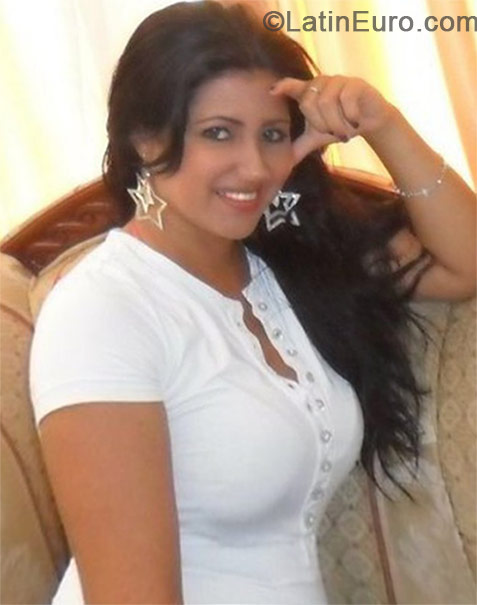Date this pretty Colombia girl Jennifer from Cali CO15195