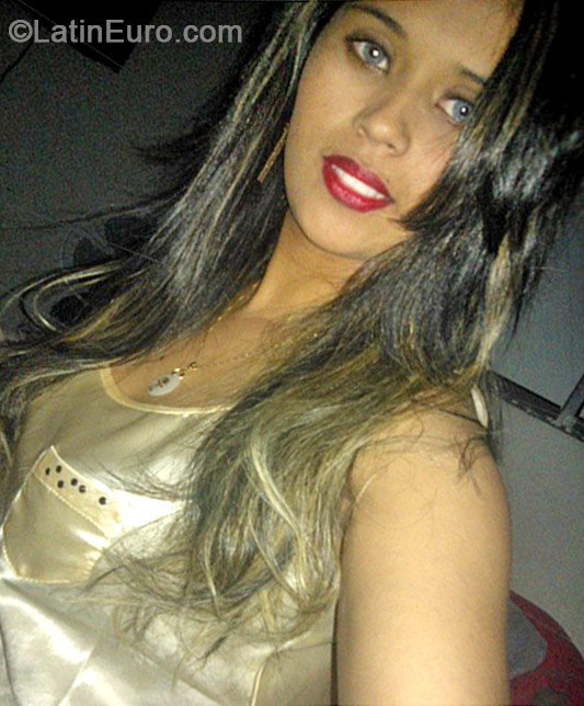 Date this sultry Brazil girl Dayane from Vitoria BR8788
