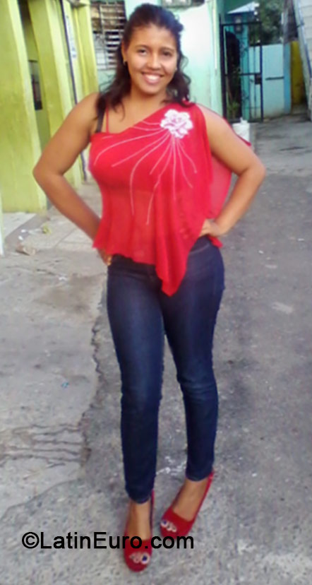 Date this georgeous Dominican Republic girl Yocaira from Santo Domingo DO19043