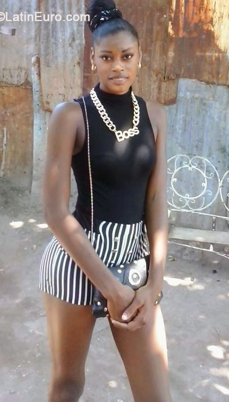 Date this young Jamaica girl Tanece from Kingston JM1681