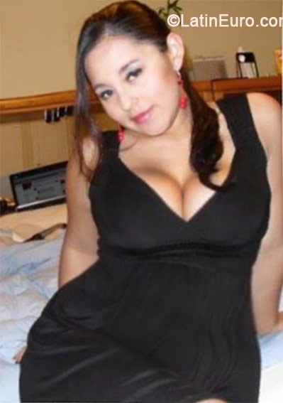 Date this fun Colombia girl Carolina from Bogota CO15241