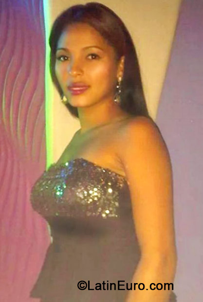 Date this gorgeous Dominican Republic girl Limery from Santo Domingo DO19073