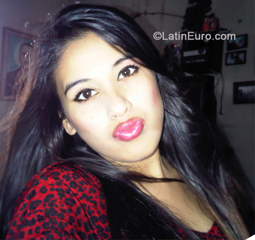 Date this young Venezuela girl Susan from Caracas VE232