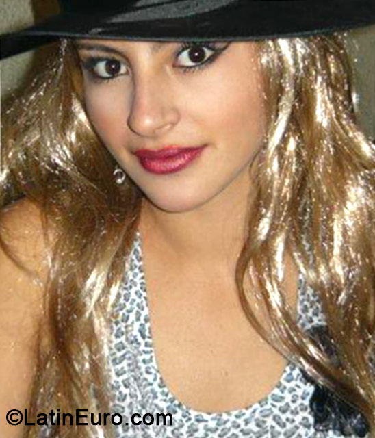 Date this beautiful Colombia girl Faisary from Bogota CO15254