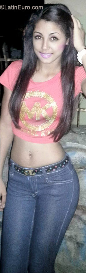 Date this hard body Dominican Republic girl Diasdivel from Santiago DO19090