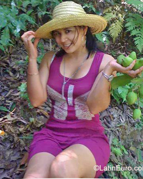 Date this fun Honduras girl Leticia from Choloma HN1041