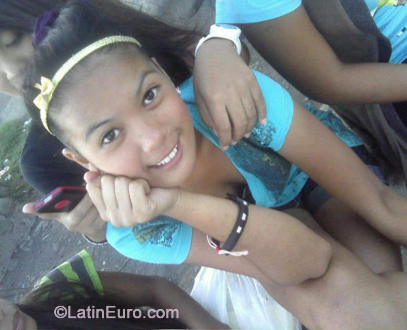 Date this funny Philippines girl Mary from Misamis Occidental PH650