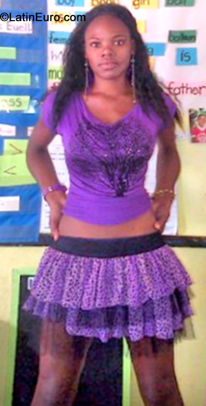 Date this cute Jamaica girl Shantel from Port Antonio JM1730