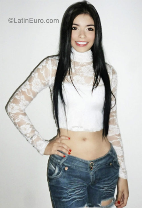 Date this sensual Colombia girl Elizabeth from Armenia CO15371