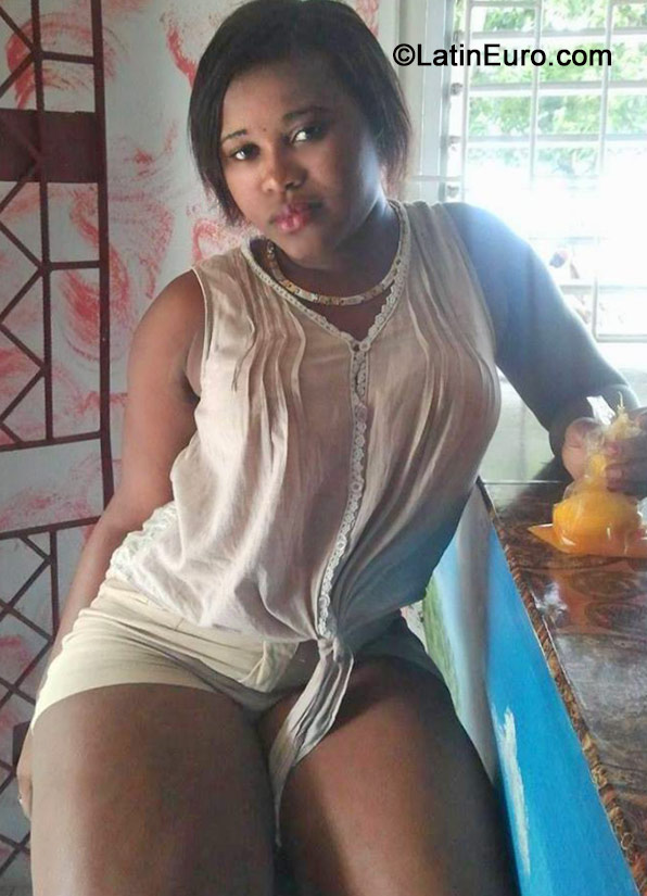 Date this foxy Jamaica girl Melisa from Westmoreland JM1744