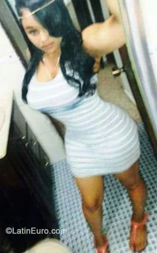 Date this cute Dominican Republic girl Leidy from Santo Domingo DO19328