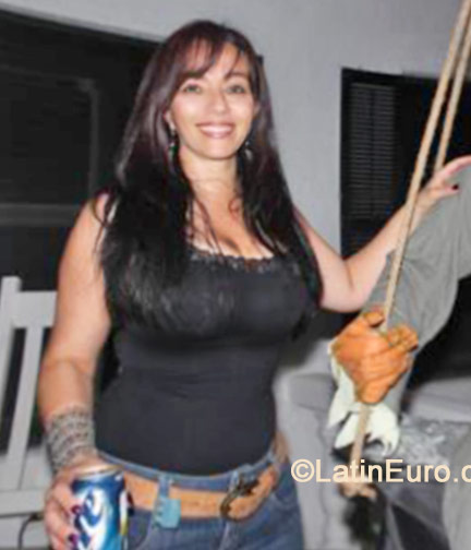 Date this charming Colombia girl Maria from Cali CO15401