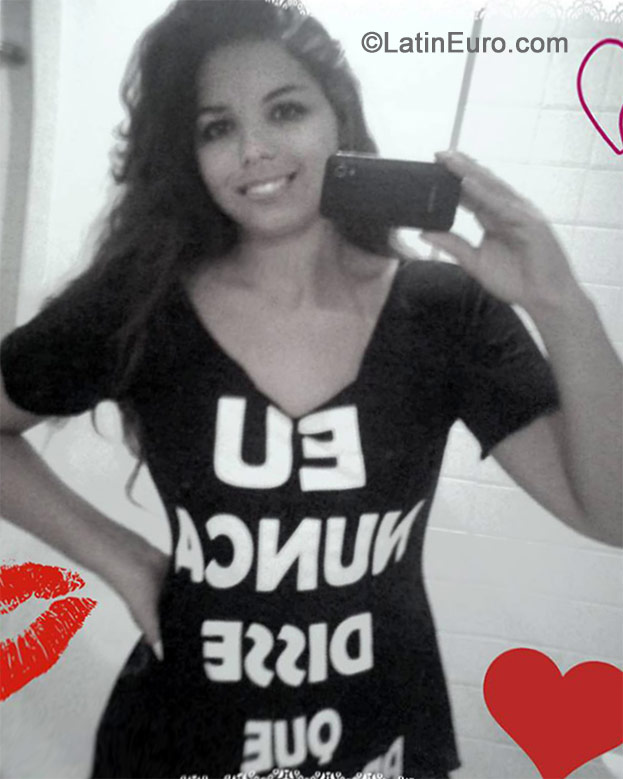 Date this attractive Brazil girl Marcela from Rio De Janeiro BR8842