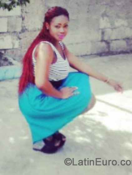 Date this stunning Jamaica girl Shaveree from St. Catherine JM1757