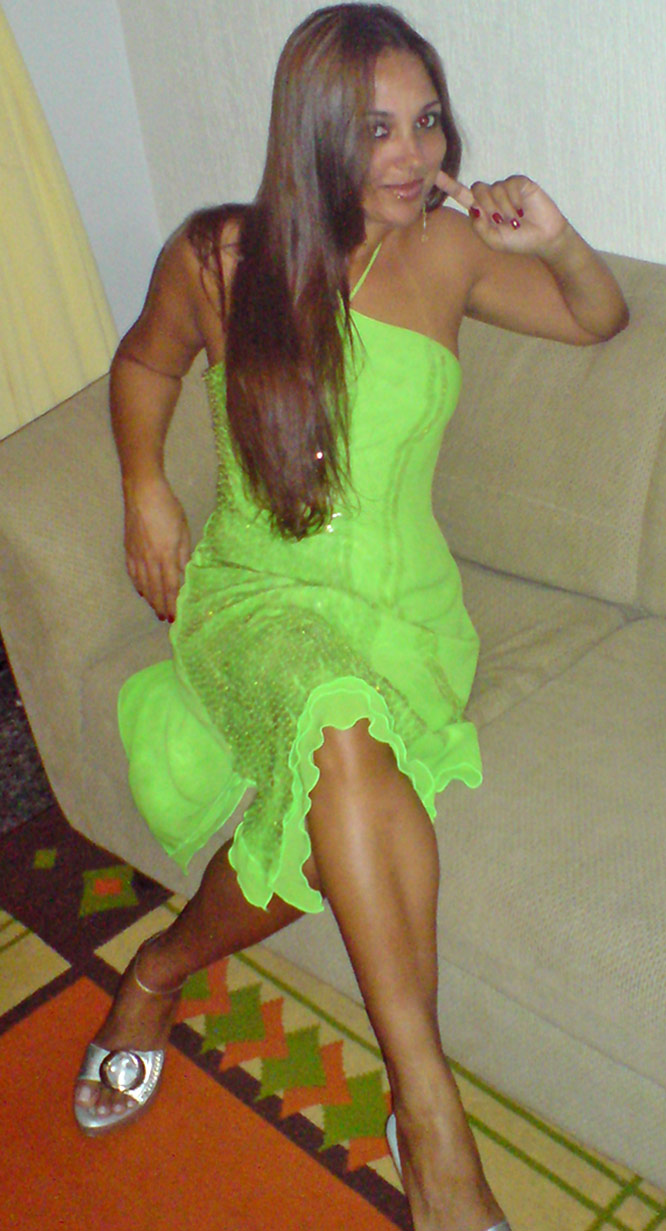 Date this voluptuous Brazil girl Rosa from Fortaleza BR8865