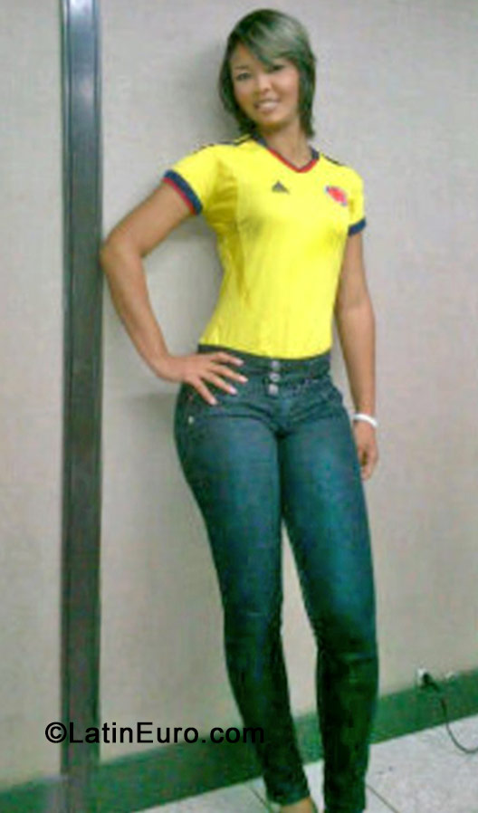 Date this nice looking Colombia girl Ana karina from Barranquilla CO15515