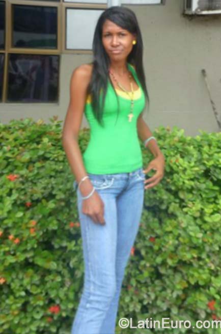 Date this attractive Colombia girl Leidy from Bogota CO15758