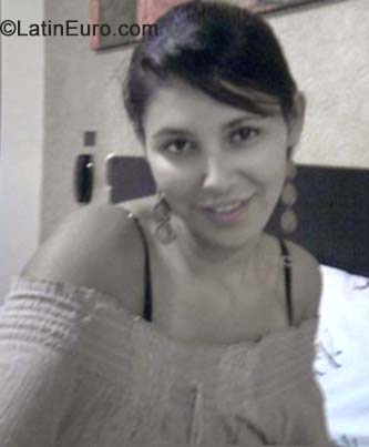 Date this young Colombia girl Lady from Bogota CO15708