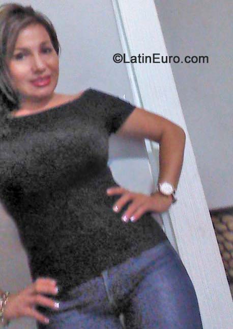Date this beautiful Mexico girl Patricia from Leon MX1304