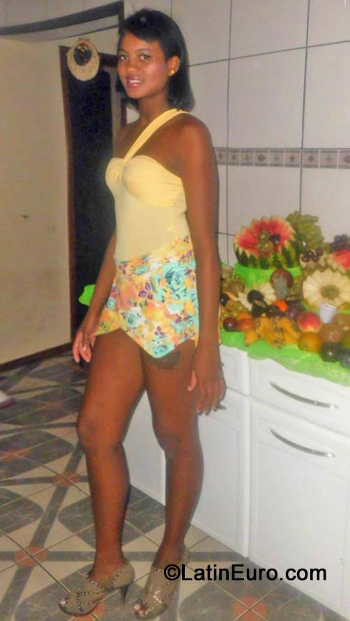 Date this tall Brazil girl Rafaela from Maracas BR8926