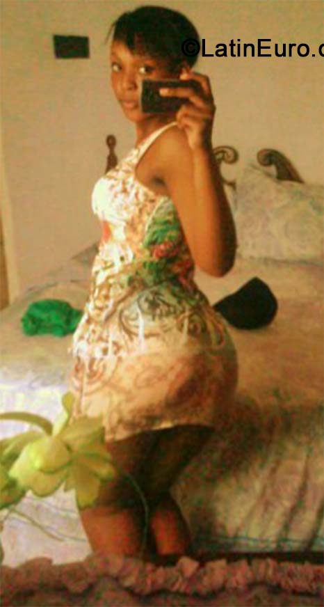 Date this passionate Jamaica girl Dee from Clarendon JM1786