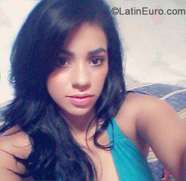 Date this sultry Honduras girl Carolina from San Pedro Sula HN1155