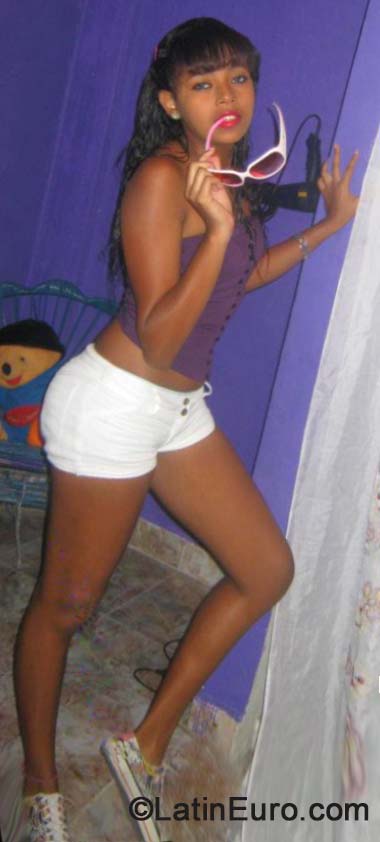 Date this stunning Colombia girl Alexandra nieva from Cali CO15835
