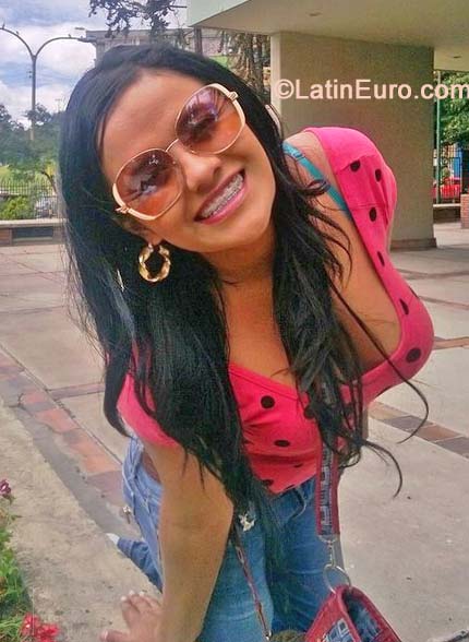 Date this beautiful Colombia girl ALEJANDRA from Bogota CO15842