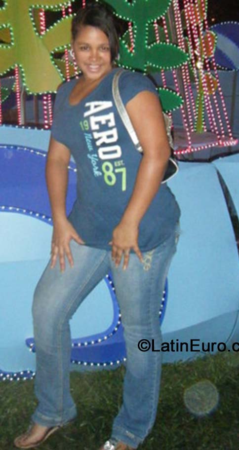 Date this athletic Colombia girl Anyela from Cali CO15855