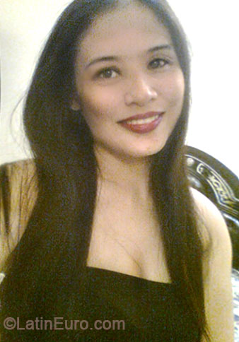 Date this cute Philippines girl Vivien from Iloilo City PH675