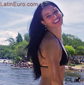 Date this pretty Brazil girl Livia from BRASILIA BR9004