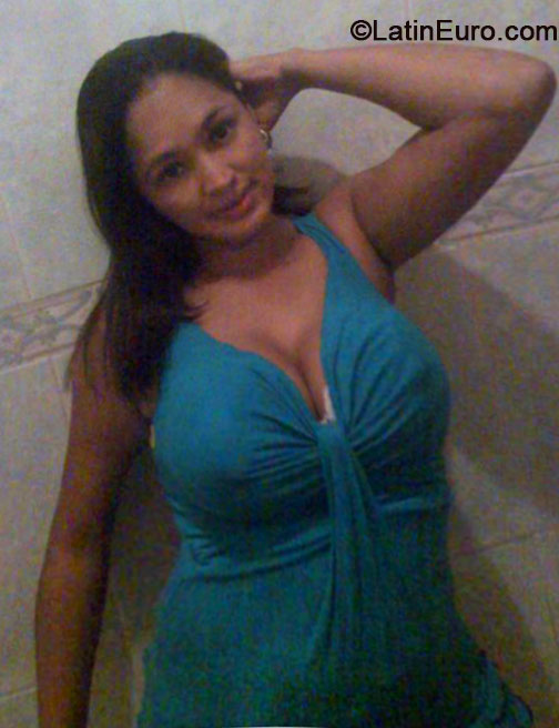 Date this gorgeous Dominican Republic girl Luisa from Santiago DO19931