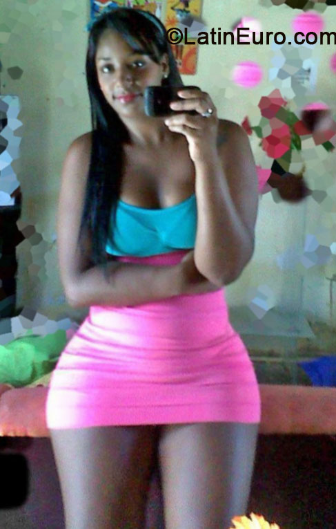 Date this passionate Colombia girl Kelly from Cali CO16028