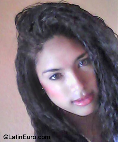 Date this young Colombia girl Kasandra from Cartagena CO16094