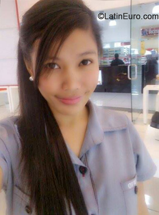 Date this happy Philippines girl Nicole from Pasig City PH698
