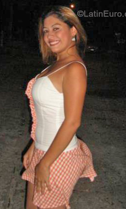 Date this happy Colombia girl Vaneth from Neiva CO16157