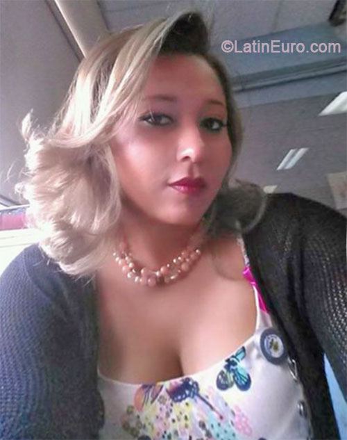 Date this attractive Honduras girl Isis from Tegucigalpa HN1201