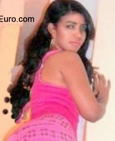 Date this lovely Dominican Republic girl Do-9898 from Santiago DO20041