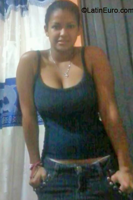 Date this athletic Colombia girl Saray from Bogota CO16192
