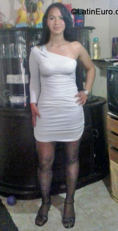 Date this voluptuous Colombia girl Diana from Bogota CO16257