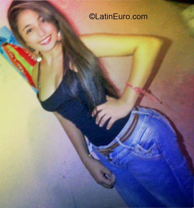 Date this passionate Colombia girl Tatiana from Bogota CO16337