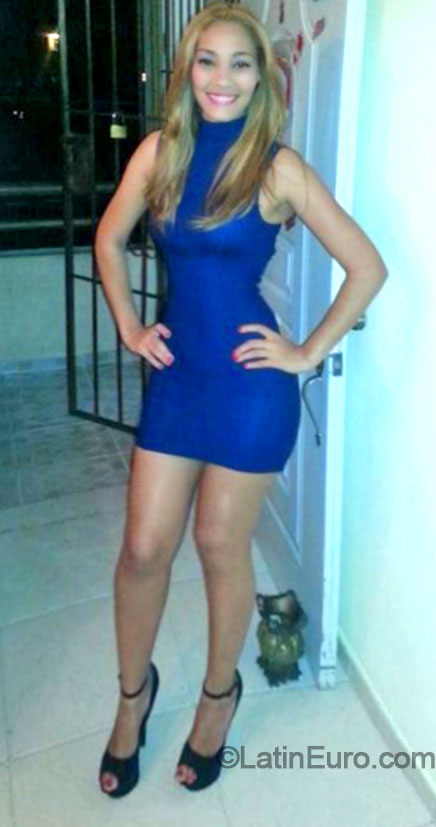 Date this lovely Dominican Republic girl Paola from Santo Domingo DO20104