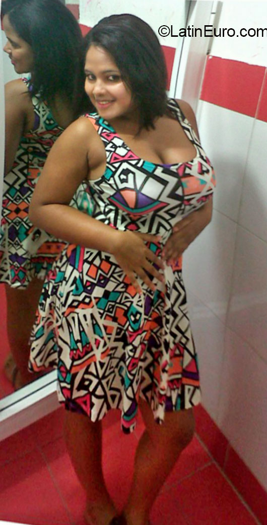 Date this charming Dominican Republic girl Dahiania from Salcedo DO20131