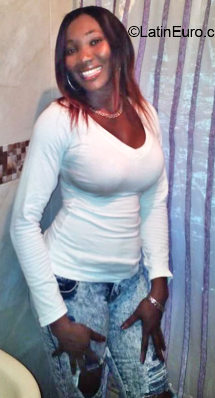 Date this passionate Jamaica girl Kadian from Kingston JM1871