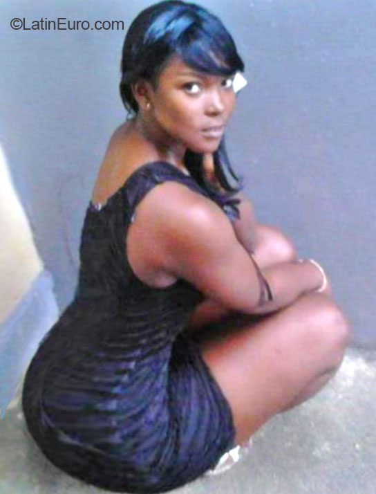 Date this hard body Jamaica girl Britanie from Kingston JM1878