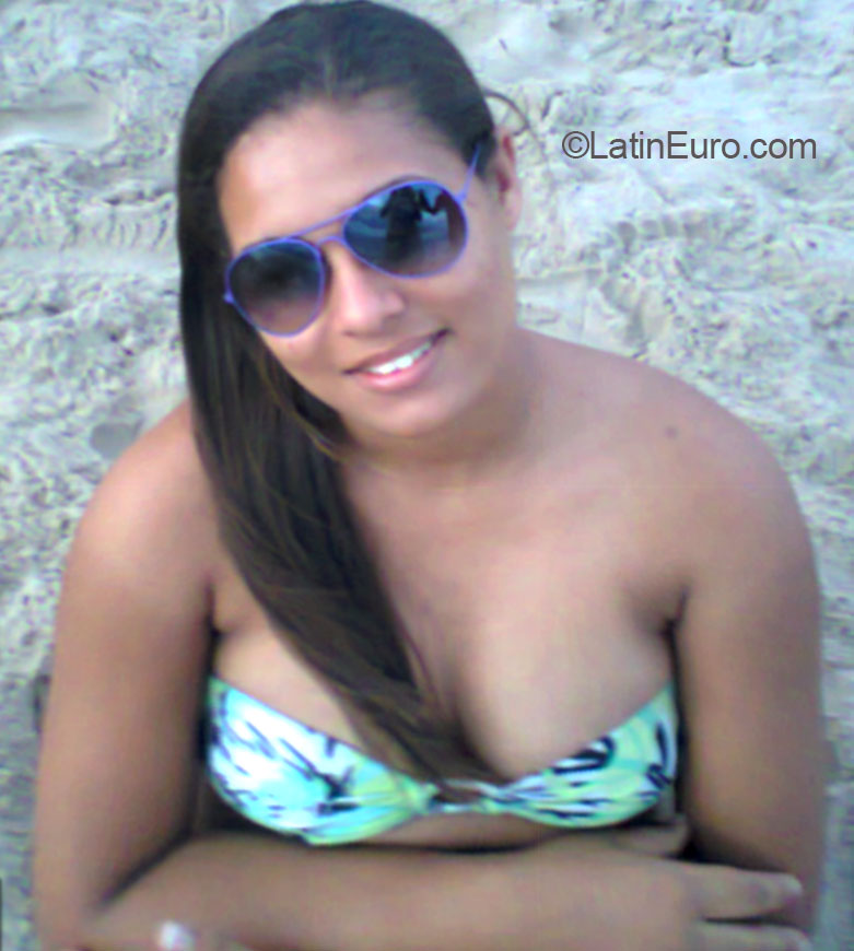 Date this athletic Brazil girl Tayna from Paulista BR9093