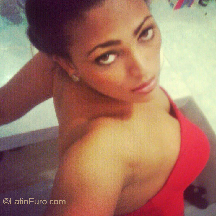 Date this charming Dominican Republic girl Keyla from Santo Domingo DO20472