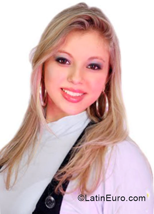 Date this beautiful Brazil girl Indaia from Brasilia BR9109