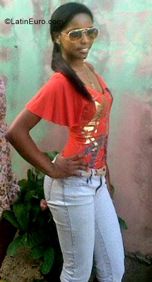 Date this sultry Dominican Republic girl Ruth from Santo Domingo DO20623